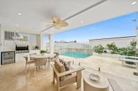 Luxury Grecian Villa with Magnesium Pool and BBQ - B&B Brisbane