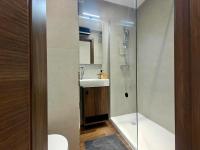 Spacious and Modern Apartment with Balcony in Gzira - Close to Manoel Island - B&B Gżira