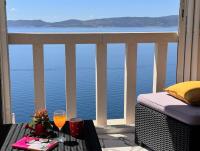 Apartment Bellevue - first row to the sea - B&B Marušići