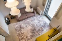 Bezzecca 9 – Design Loft Steps from the Lake - B&B Lecco