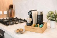 Sky High Retreat with Pool and Sauna, Near Marvel Stadium - Chambres d'hôtes Melbourne