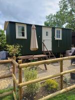 Merrywell Shepherds Hut - Chambres d'hôtes Offenham