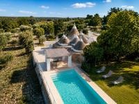 Trulli Santa Maria dei Grani - Authentic Puglia Trulli with Private Pool & Scenic Garden - Chambres d'hôtes Ceglie Messapica