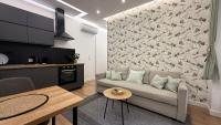SípSix Apartment - modern 2 bedroom newly renovated flat with AC in Budapest city centre - Bed and Breakfast Boedapest