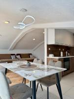Bright & Spacious Home Stay - B&B Prishtina
