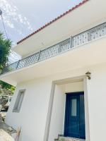 Infinite Blue Maisonette with Panoramic Terrace - Ferienwohnung Ámpelos