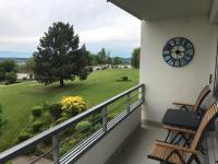 Appartement mit großem Indoorpool und toller Weitsicht auf die Berge - B&B Oberteuringen