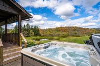 Renovated & Spacious Home Wood Fireplace Hot Tub - B&B Ellicottville