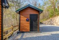 Couples Escape-Sauna-Theater-Hot Tub-Firepit-Views - B&B Sevierville