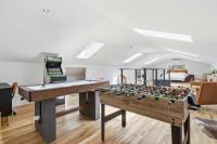 Van Nuys Home Sauna Game Room Sleeps 8 Colby & Conrad - B&B Los Angeles