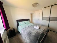 5 Bedroom detached House near Edinburgh Airport for Contractors and Family with free parking - Chambres d'hôtes East Calder