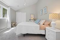 Ocean Pines 3BR Home Near Ocean City w Screened Porch & Fireplace - B&B Berlin
