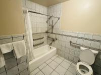 Imperial Inn & Suites - Bed and Breakfast Norwalk