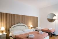 Unika House – Lecco Nest with Green Terrace - B&B Lecco