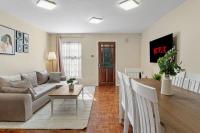 Stylish 3 bedroom house in Wembley - Bed and Breakfast Londen