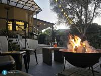 Hillside Retreat with Private Creek Access - B&B Canungra