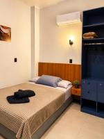 Studio Moderno e Novo - Cozinha Completa, Ar Condicionado e Wifi - Rápido Acesso ao Centro - B&B Chapecó