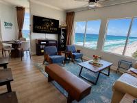Golden Hour Penthouse - TideWater Beach Resort 2700 - Bed and Breakfast Panama City Beach