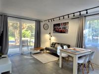 Apartamento de 1 dormitorio con terraza
