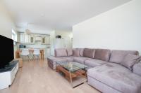 Padriku Apartment with a balcony,near to central,Self Check In 24 7,FREE Parking - B&B Tallinn