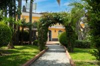 Villa Gialla - Private padel court - B&B Aci Catena