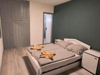Camera Matrimoniale con Letto Supplementare