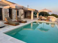 Villa Nikolas - A Luxurious Escape with Panoramic Views - Bed and Breakfast Gáïos