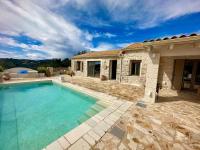 Villa Nikolas - A Luxurious Escape with Panoramic Views - Bed and Breakfast Gáïos