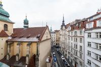 Elegant Old Town Apt with Balcony - B&B Prague