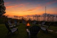 Lakefront Home in Madison - Private Beach - B&B Madison