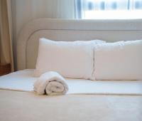 Luxury Sky-High Studio with Pool & Parking CB2-10-SS4-606-st-- - B&B Sharjah city
