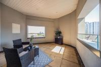 Stylish 2 bed Flat in London with River Thames views Access to boat rides into London-Near O2 Arena and Excel, Fast Wi-Fi, Free Parking, Excellent links Elizabeth and Southeastern Train Line - Chambres d'hôtes Woolwich