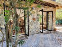 MILLYS a Milkwood Forest Beach House - B&B Plettenberg Bay