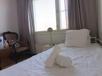 stay near airport & center & train station & always public transport & "self check in" with private small cozy room in SHARED apartment -room only - Chambres d'hôtes Vantaa