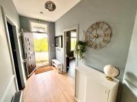 Auchnacree Luxury Villa - Edinburgh - Free Parking & SuperFast WiFi - 4BR Sleeps 8 - B&B Loanhead