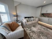 Stylish 3BR Penthouse - Sleeps 6 - Coastal Retreat - Ferienwohnung Portrush