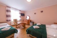 Dreibettzimmer mit eigenem Bad