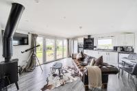 Romantic Hot Tub Lodge Stunning Views - Ferienwohnung Haverfordwest