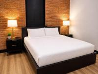 Brick & Bed Riverfront Lofts, T 402 - B&B Saint Louis