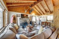 2 Mi to Big Bear Lake! Quiet Cabin w/ Yard & Grill - Ferienwohnung Big Bear City
