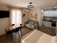 Golem Beachfront Apartment - Chambres d'hôtes Golem