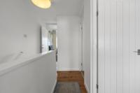 Cozy 3-Bed House Basildon - Chambres d'hôtes Pitsea