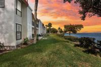 Beach and Bay Getaway - B&B Bradenton Beach