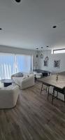 Golf en Sant Cugat - Elegante Apartamento para 3 con WiFI y AC a 20 min de Barcelona - B&B Sant Cugat