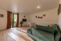 Appartamento con 1 Camera da Letto, Balcone e Vista Montagna 