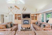 Beautiful Home withPrivate Hot Tub Deck Gas Fireplace and SHARC Passes - Chambres d'hôtes Sunriver