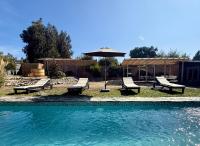 Casa-jardín Luz de Botellas -piscina-jacuzzi-sauna - B&B Las Demasía