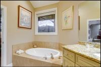 Spacious Lakefront - B&B Fayetteville