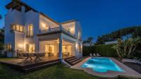 VACATION MARBELLA I Villa Nadal, Private Heated Pool, 5BDR, Lush Garden, BBQ, Alarm System, Best Beaches at Your Doorstep - Chambres d'hôtes Marbella