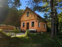 Chata nad koupalištěm Máchův kraj - B&B Bělá pod Bezdězem